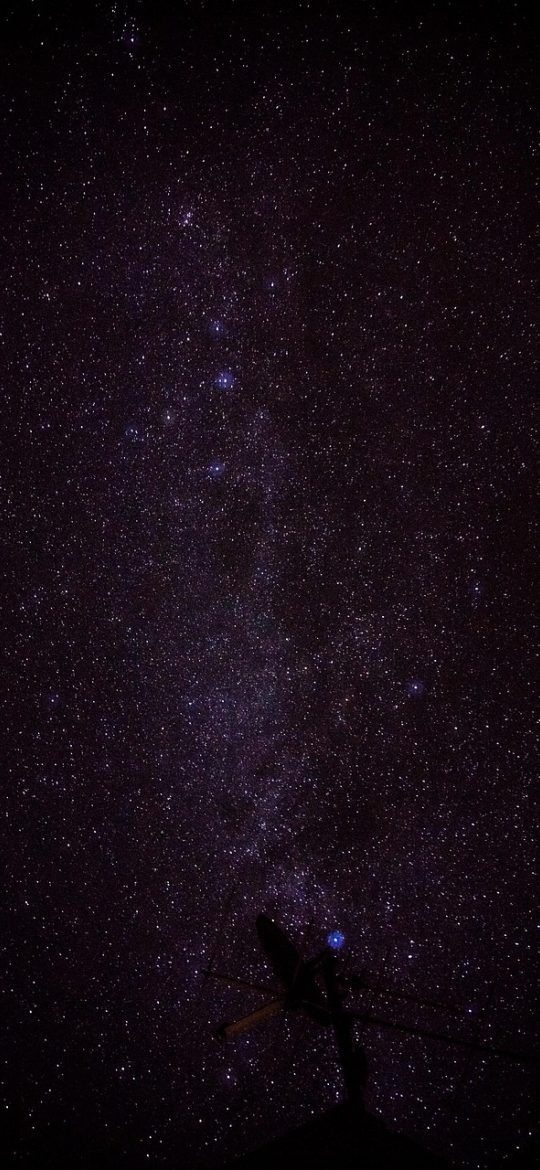 米兰体育app 比赛详情页界面，竖向时间线串联各个关键节点与即时比分变化